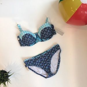Patterned bikini top